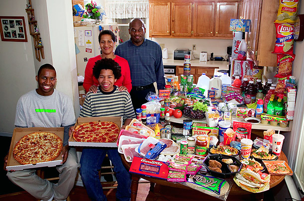 United States: The Revis family of North Carolina Food expenditure for one week: $341.98 Image copyright Peter Menzel, menzelphoto.com
